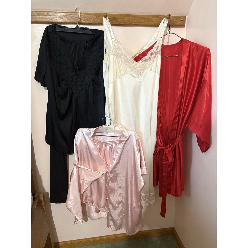 Vtg Full Slip Nightgown Robe PJ LOT of 6 Pinehurst Vasarette Mara USA Med 60-70s